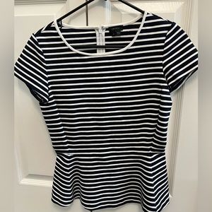Theory Size 4 black and white peplum top